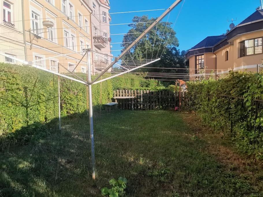 Ubytovani Ester - Utulny Byt V Lazenskem Centru Karlovych Varu Se Zahradkou Apartment Карлови Вари Екстериор снимка